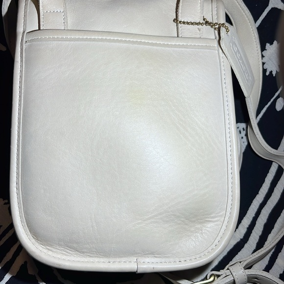EUC Coach crossbody purse. Cream color - Picture 4 of 12